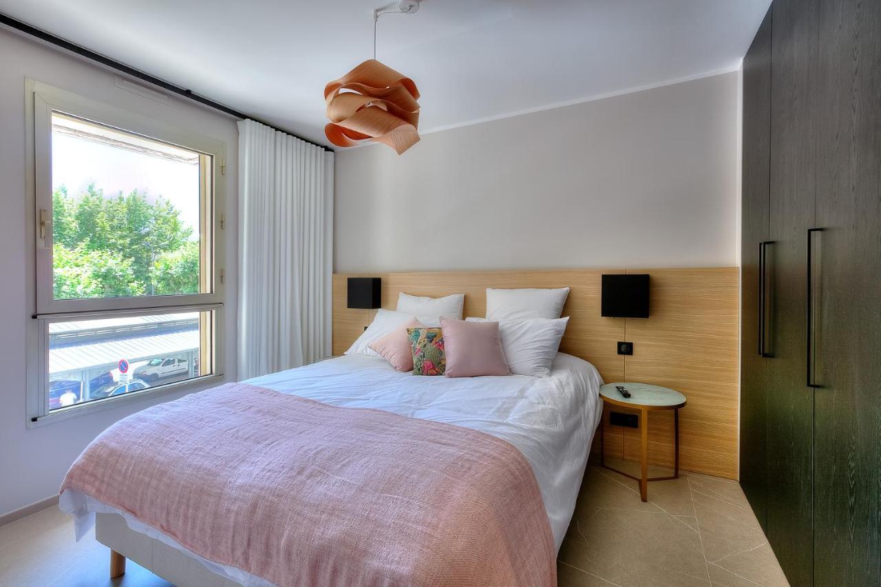 Luxury Flat With Balcony - City Center カンヌ エクステリア 写真